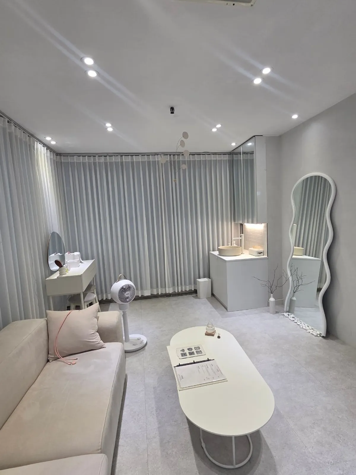 Treatment bed at Mippeudang Lash Guri