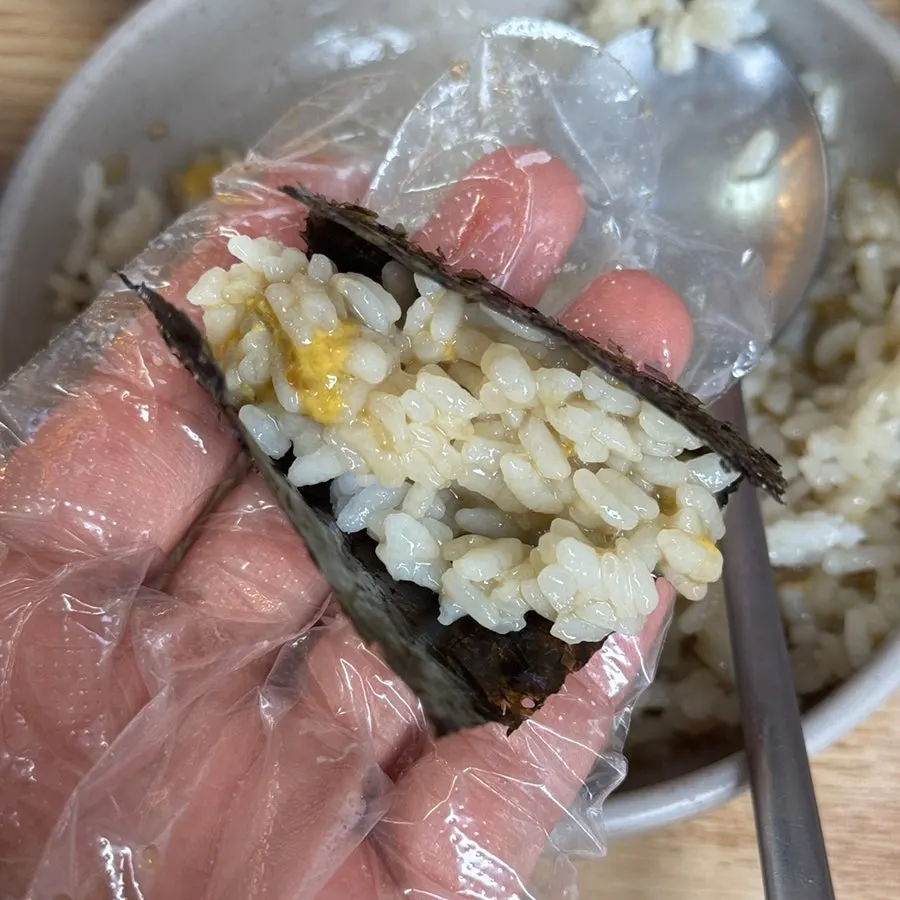 Arroz en el caparazón con huevas de pez volador