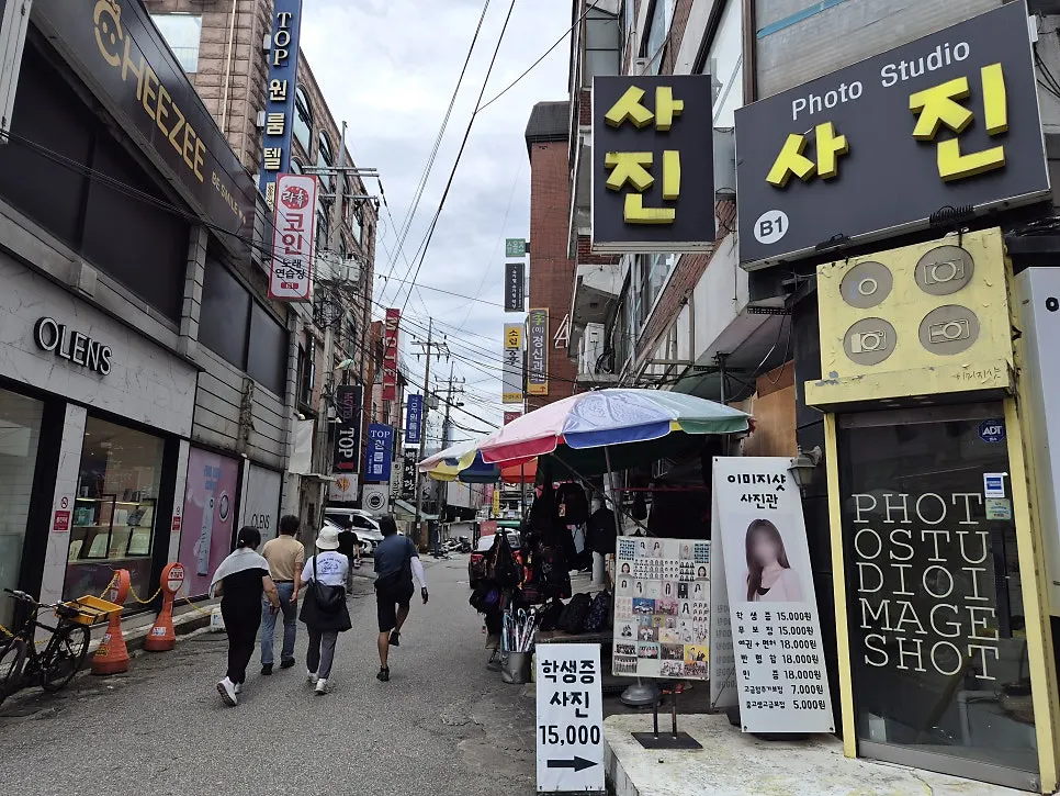 Sign for the back entrance of Guri Image Shot Photo Studio