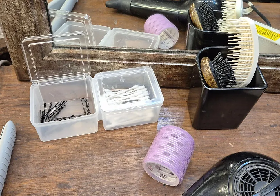 Makeup touch-up mirror and lighting