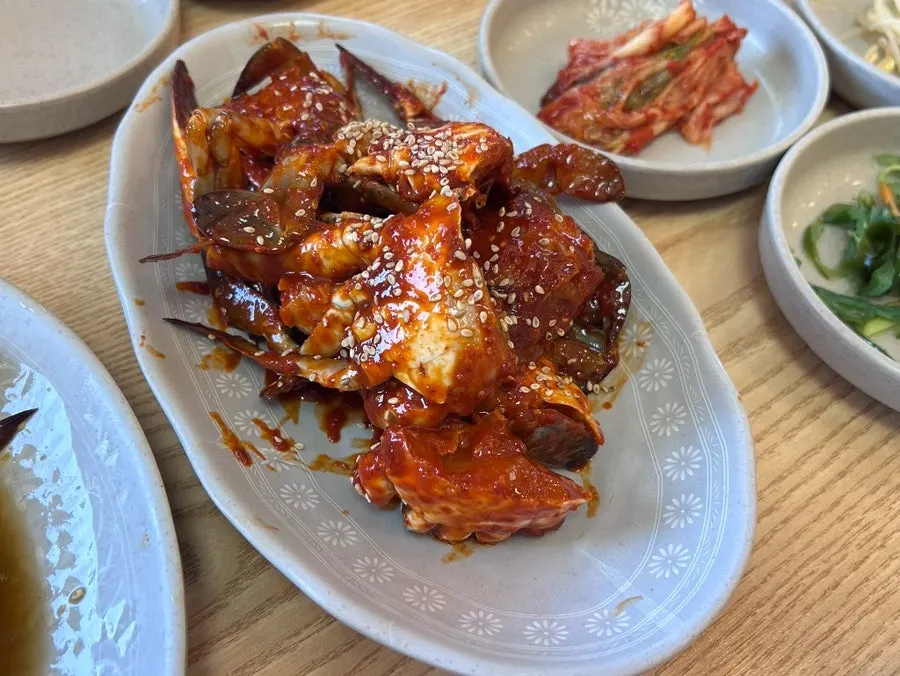 간장게장과 양념게장 한상