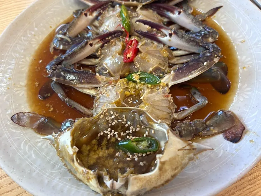 게장 무한리필 식사 상차림