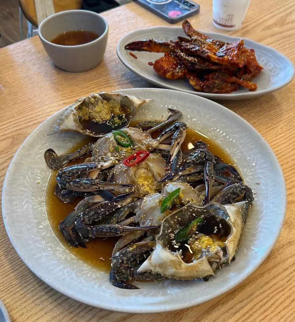 Soy crab and spicy crab served together
