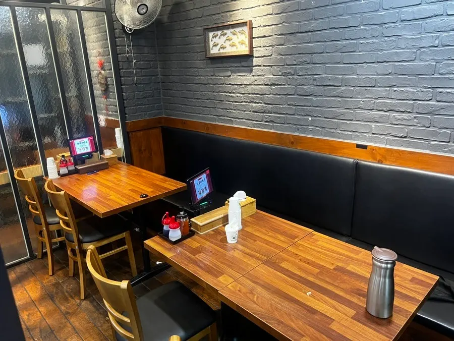 Interior of Junghwa Yori Hyeon