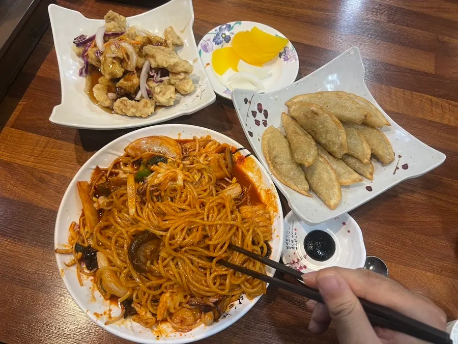 Mini set and fried dumpling order