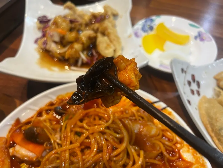 Stir-fried jjamppong and sweet-and-sour pork pairing