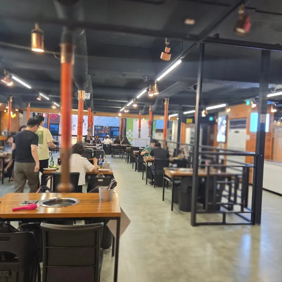 Seating inside Bak Jeongmi Dakgalbi with windows open