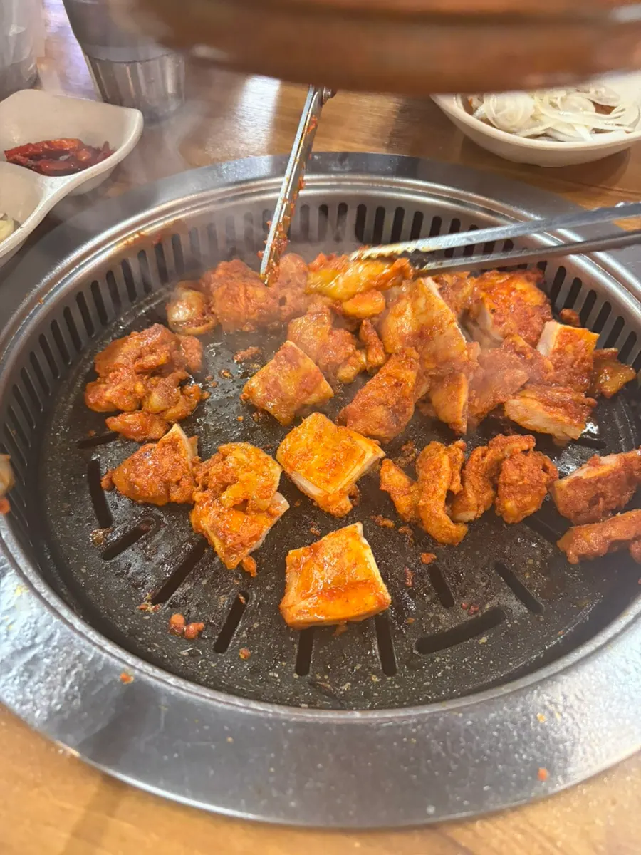 Close-up of a piece of salt-grilled dakgalbi