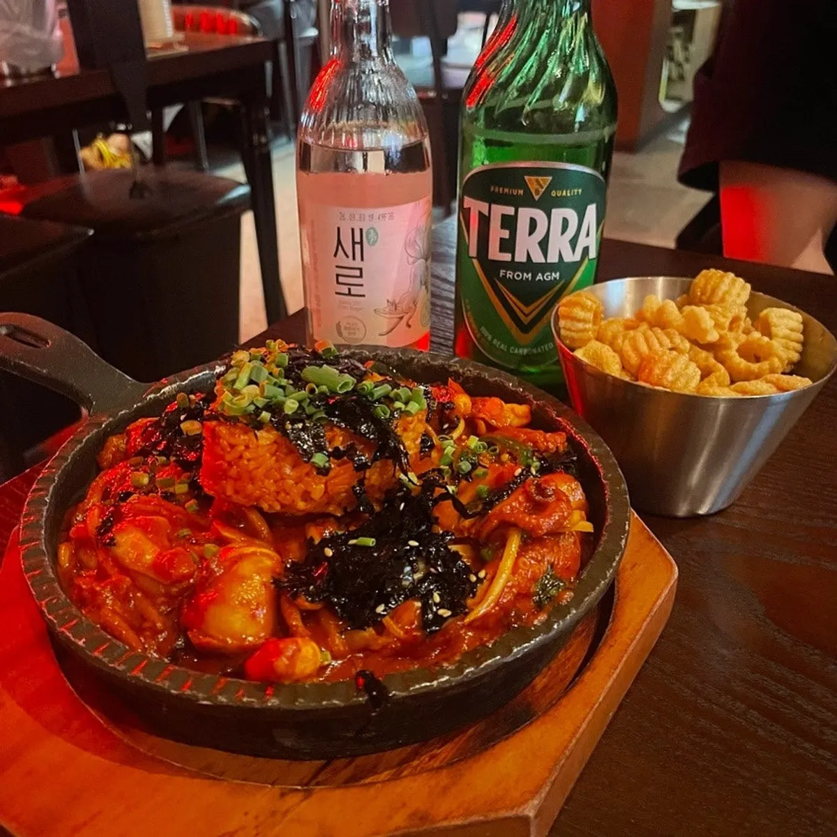 Table spread of spicy stir-fried octopus at Monthly Beer Guro Digital Complex Station Branch
