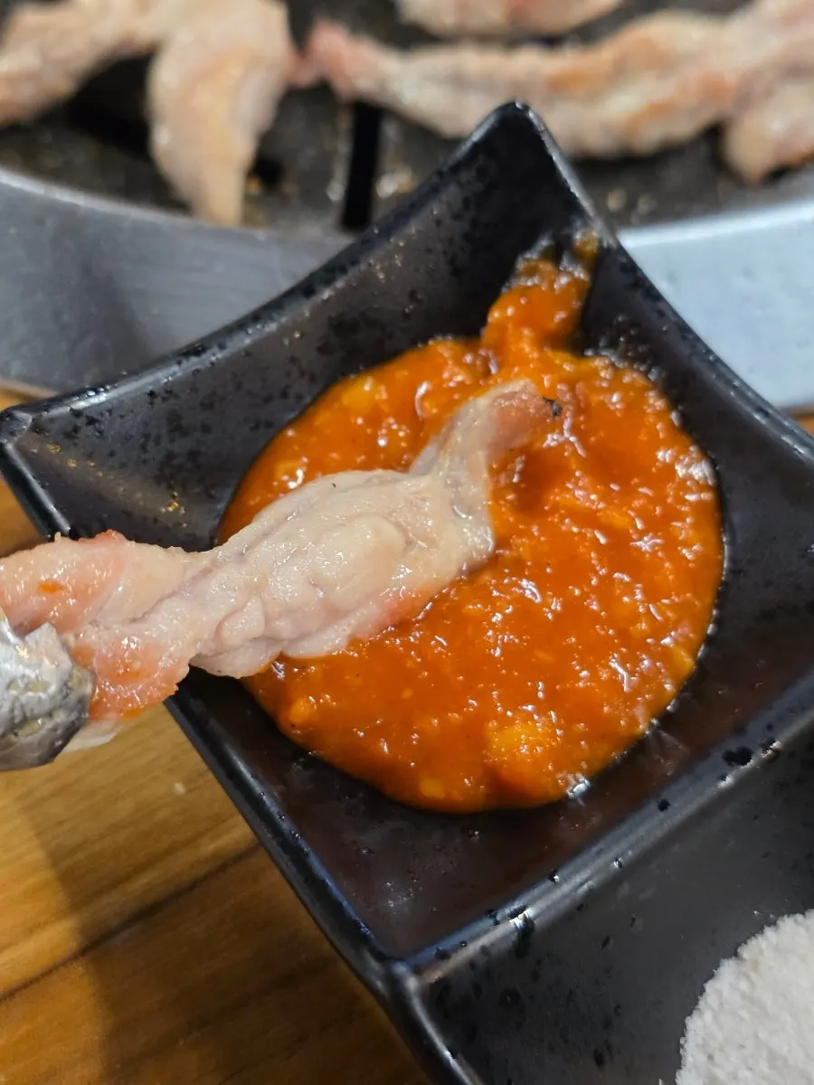 익어가는 소금구이 닭갈비 클로즈업