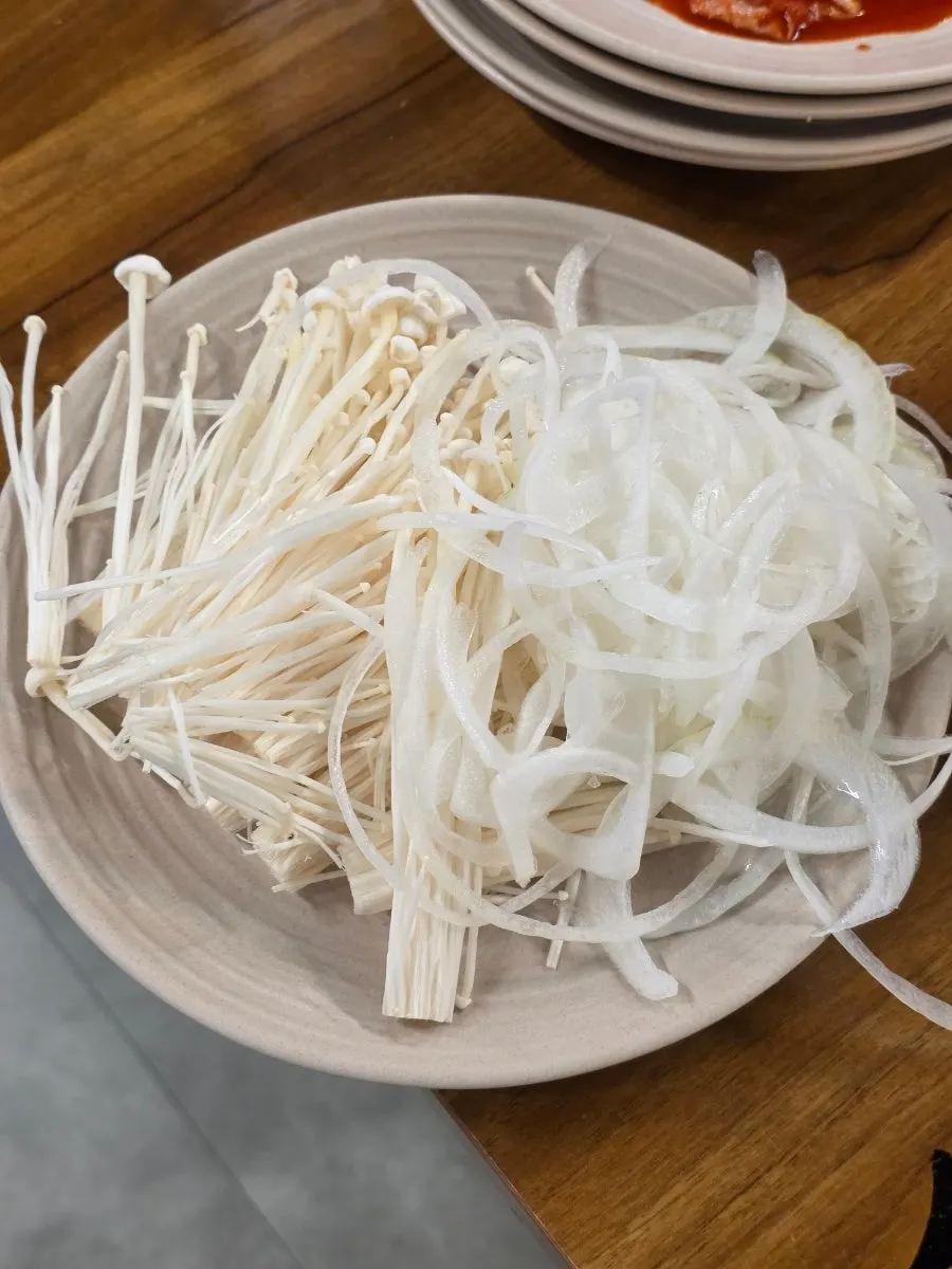 노릇하게 구워진 삼겹살