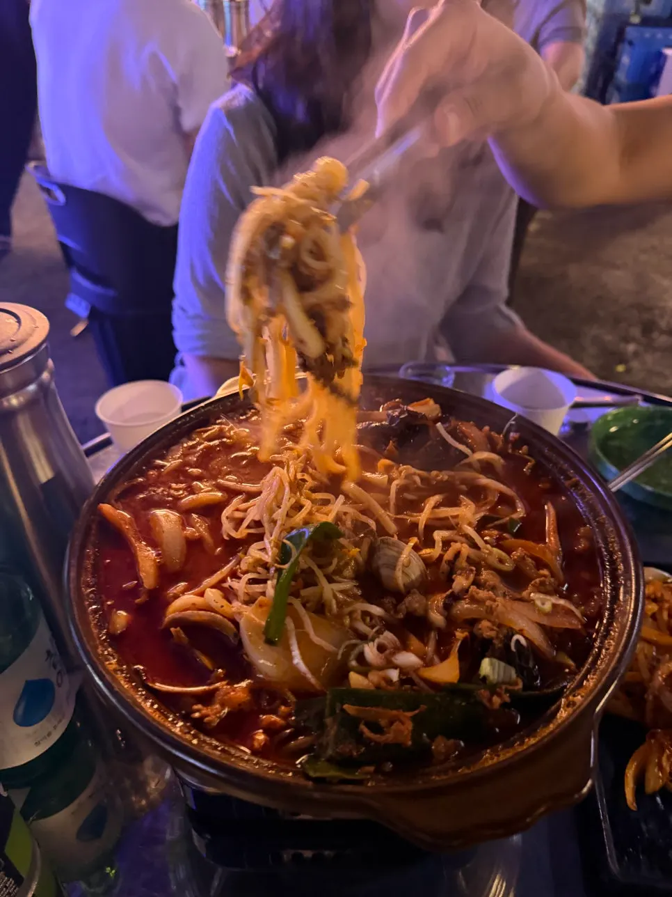 우삼겹과 야채가 들어간 짬뽕탕