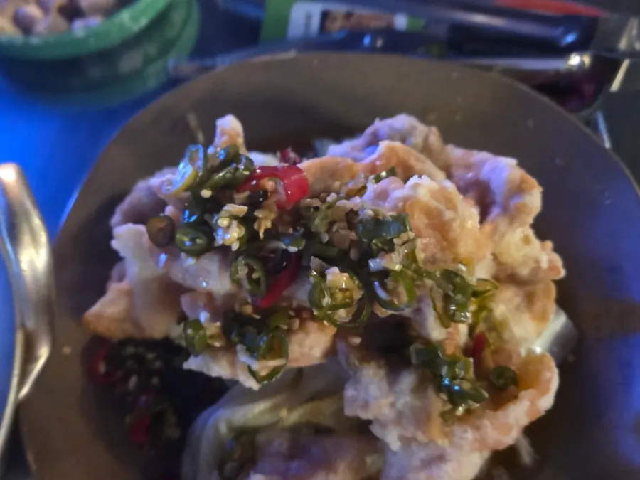 Yuringi topped with Cheongyang chili peppers
