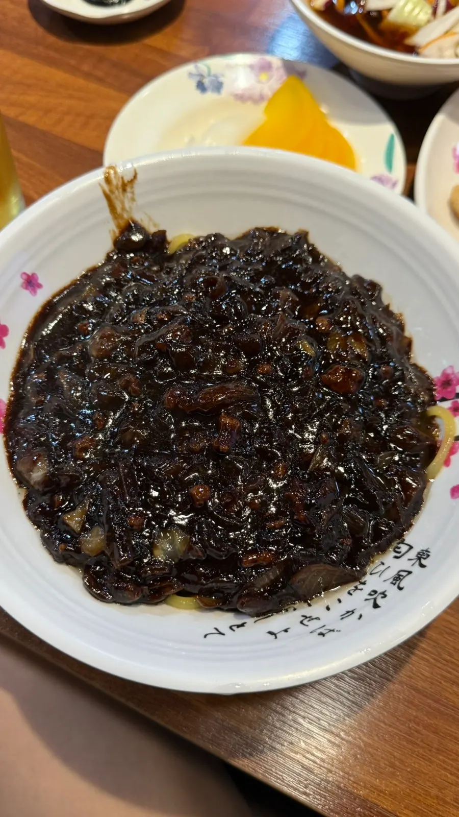 해산물과 오징어가 들어간 짬뽕