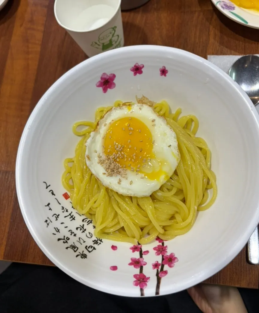 Spicy bulljajang noodles with sauce