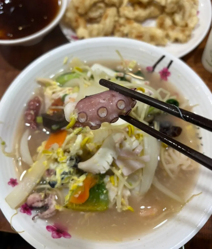 Squid and octopus pieces in the samseon udon