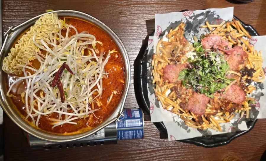 짬뽕 순두부와 눈 내리는 감자전 상차림