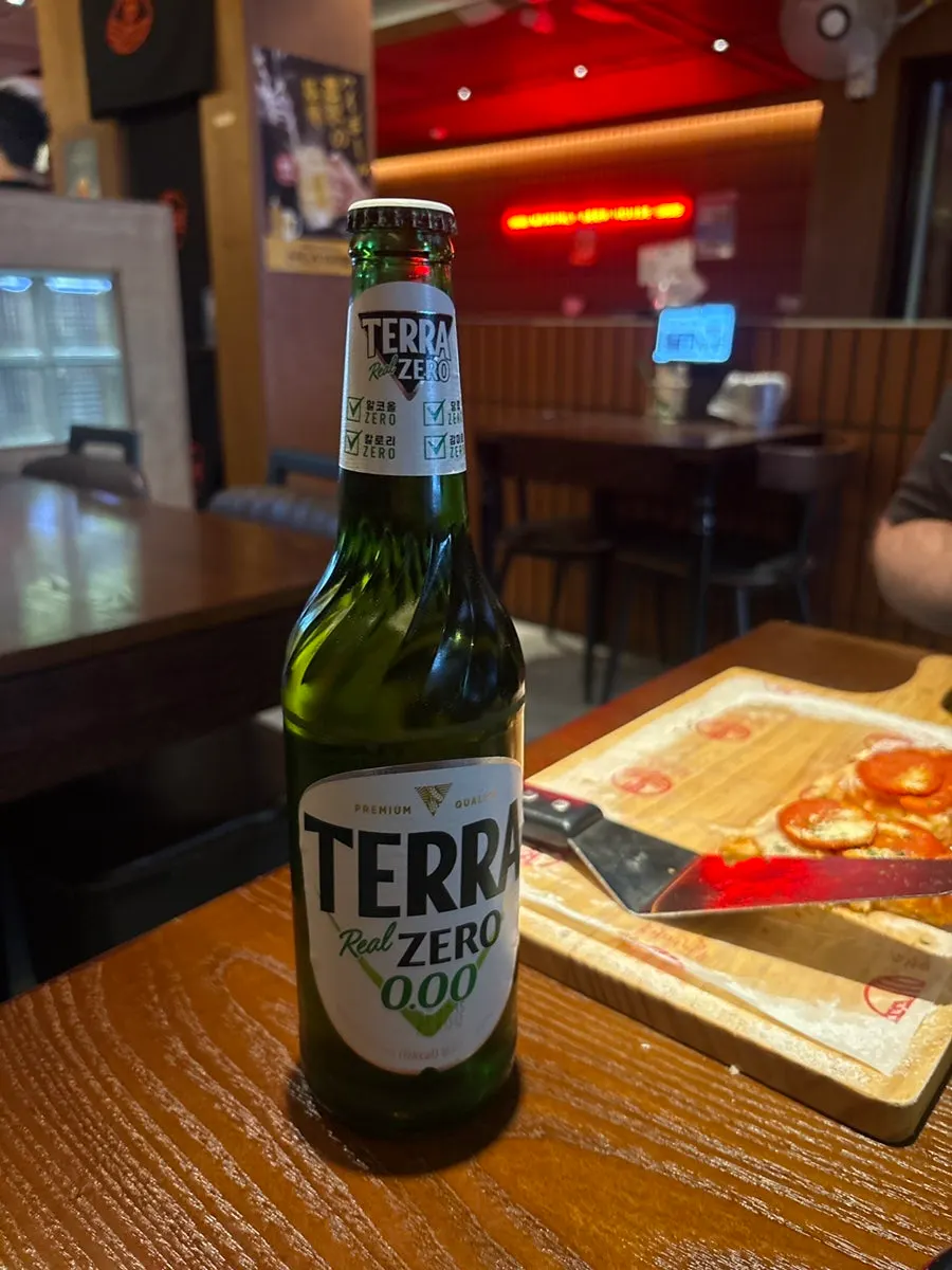 A glass of Tera Zero beer used for somaek