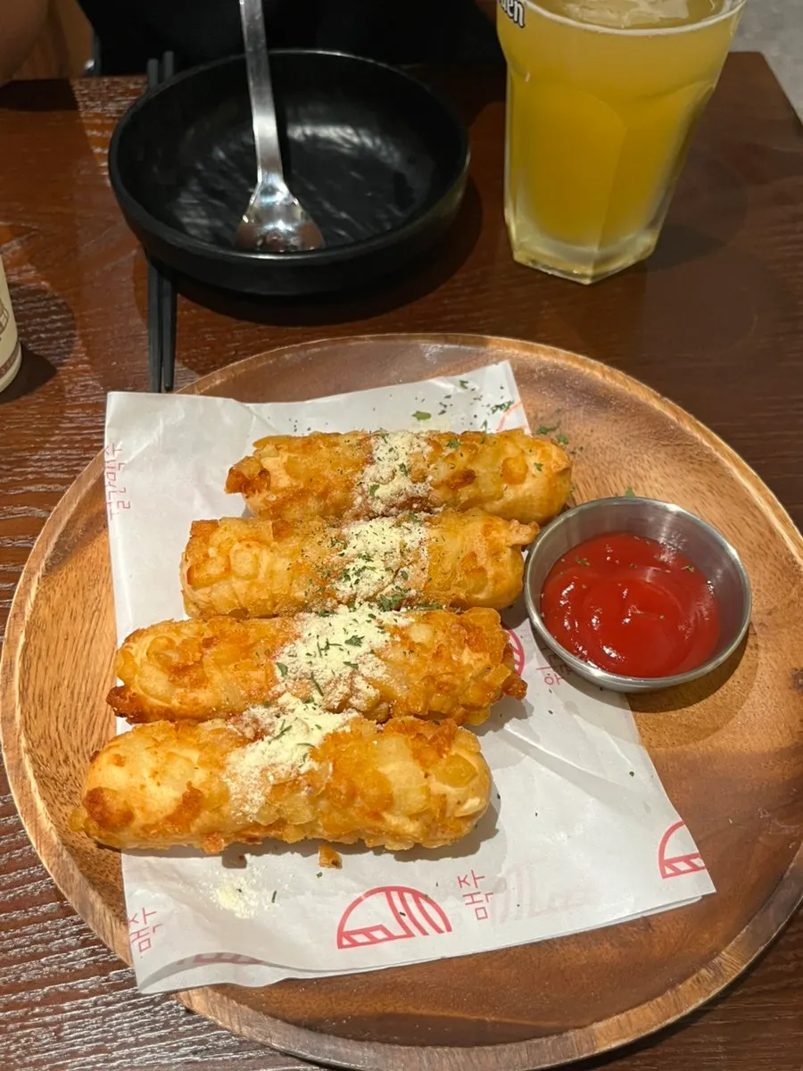 거품 올린 호가든 병맥주 한 잔