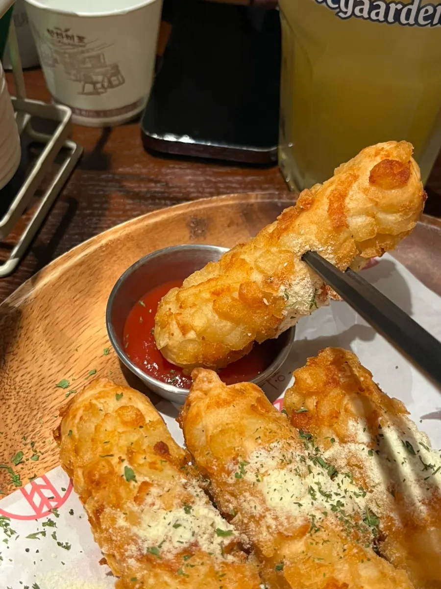 치즈가 늘어나는 포테이토 치즈스틱 단면