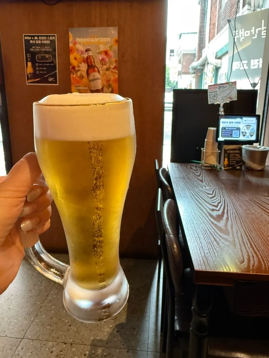 A glass of draft beer from the ₩3,900 event