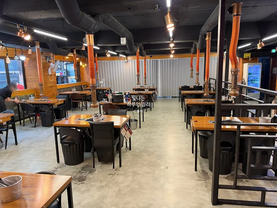 희전빌딩 3층 박정미 닭갈비 입구