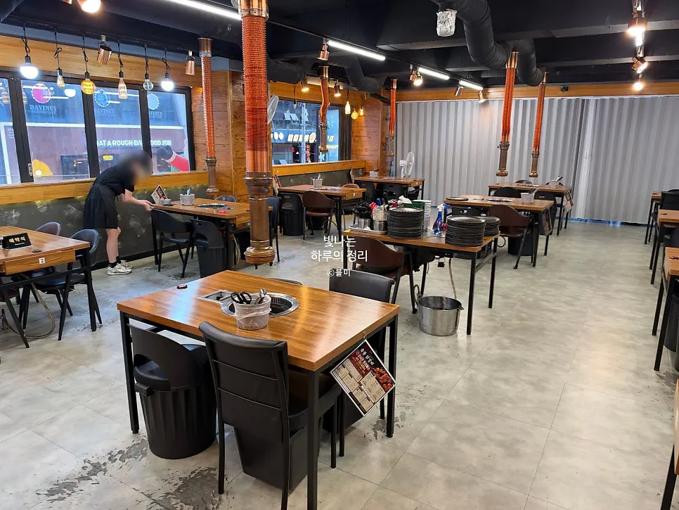 박정미 닭갈비 매장 입구 주변 모습