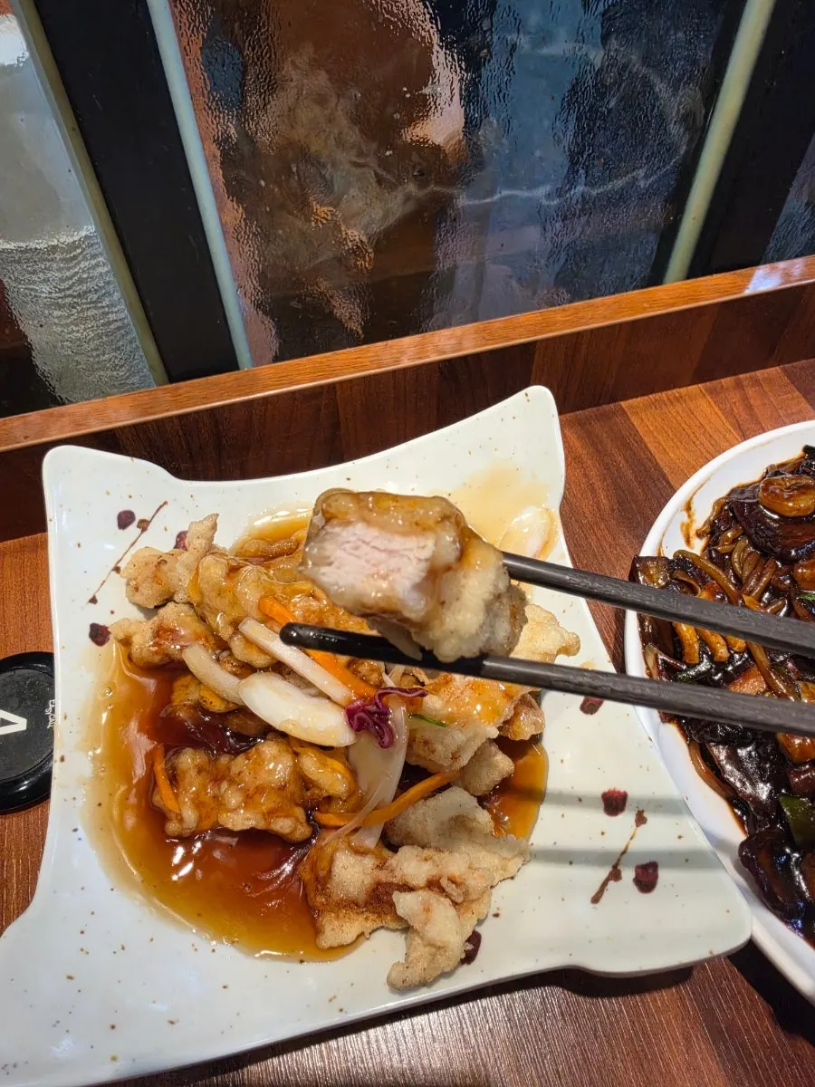 바삭한 부분이 남은 미니탕수육 사진