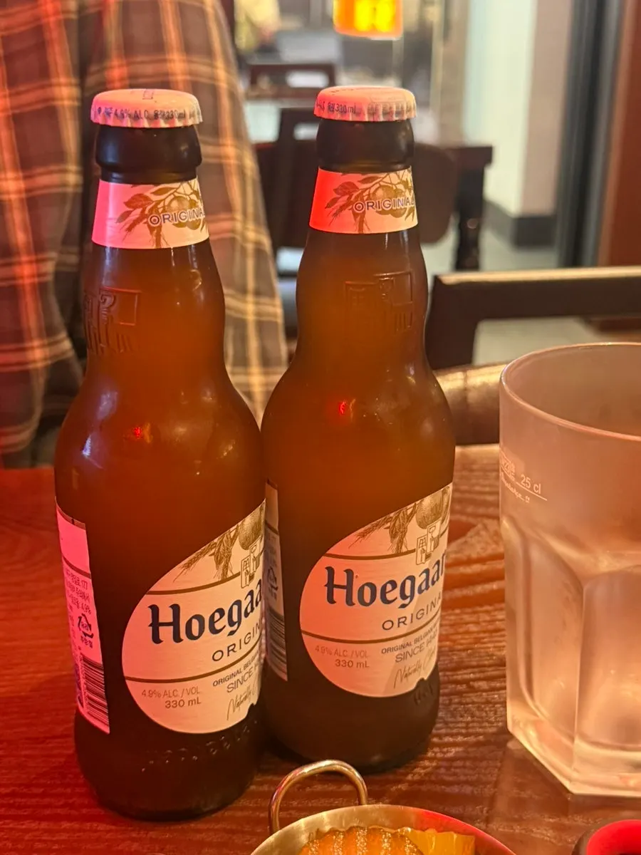 시원하게 따라둔 수입맥주 한 잔