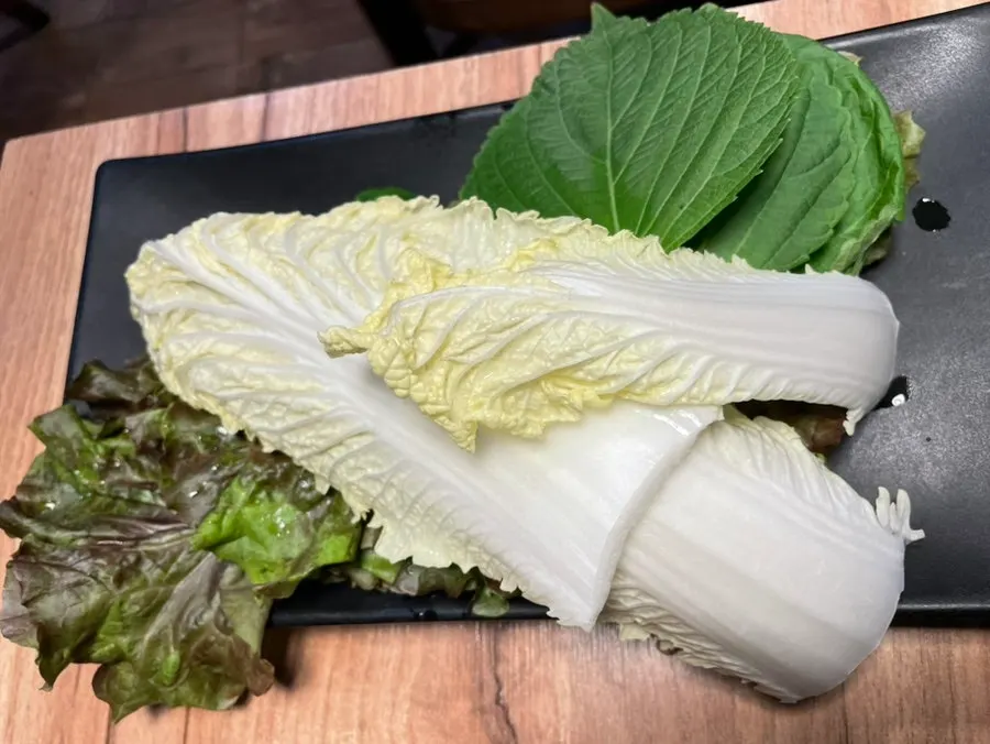 냉채족발과 곁들임 반찬