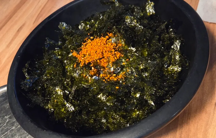 A plate of glossy front leg jokbal from The Jokbal