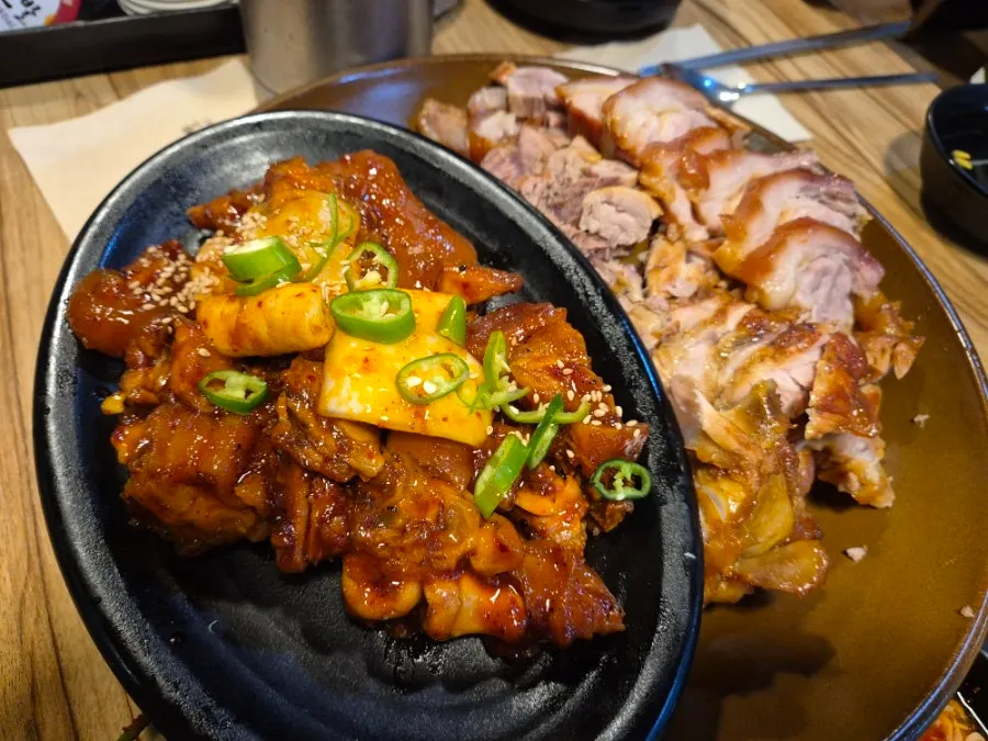 깻잎과 알배추 족발 쌈 조합