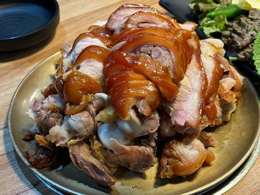 Close-up of substantial jokbal meat