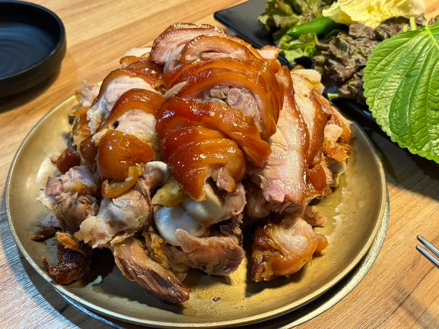 Cross-section of chewy skin and mild meat