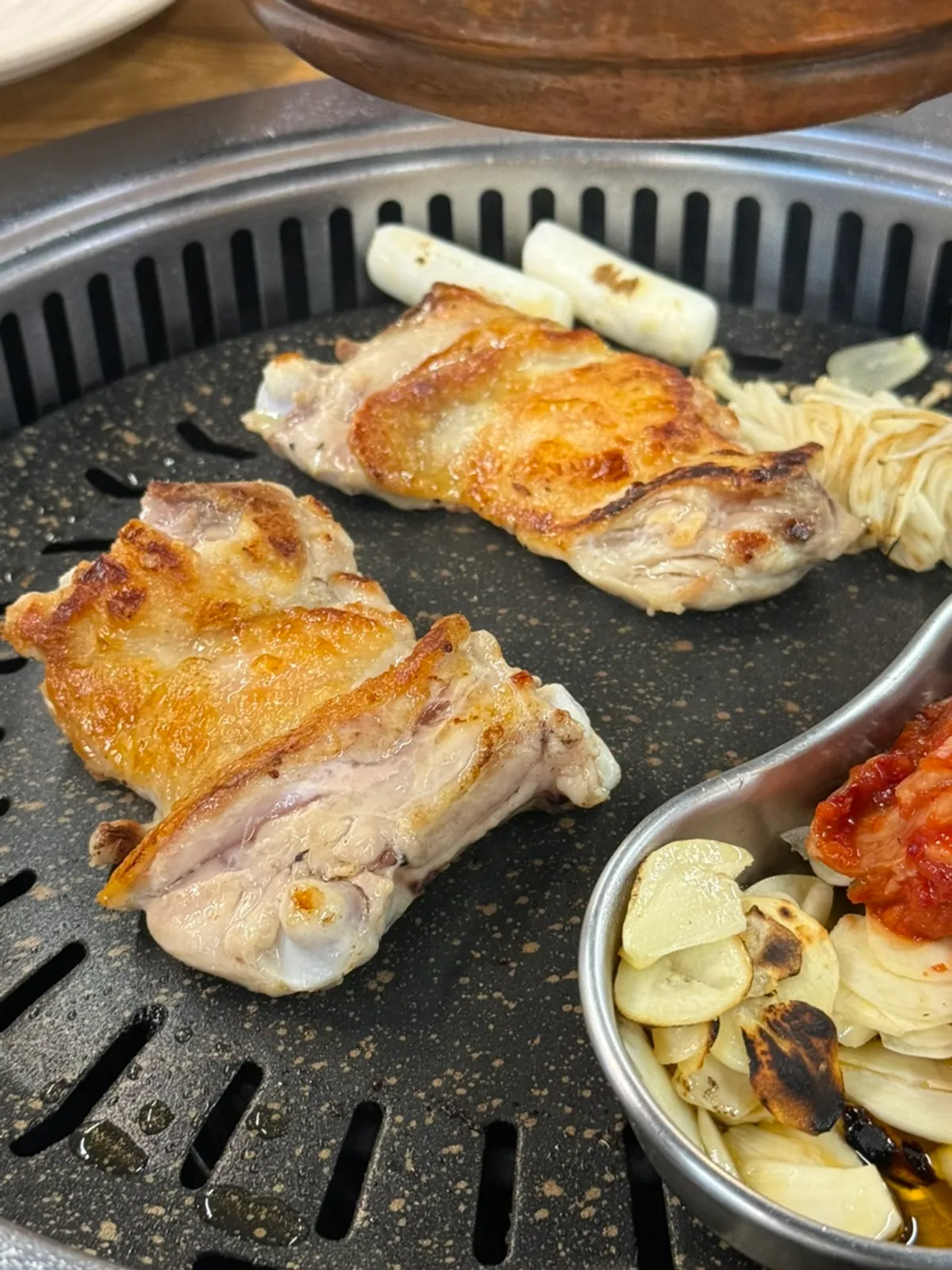 지글지글 익어가는 닭갈비