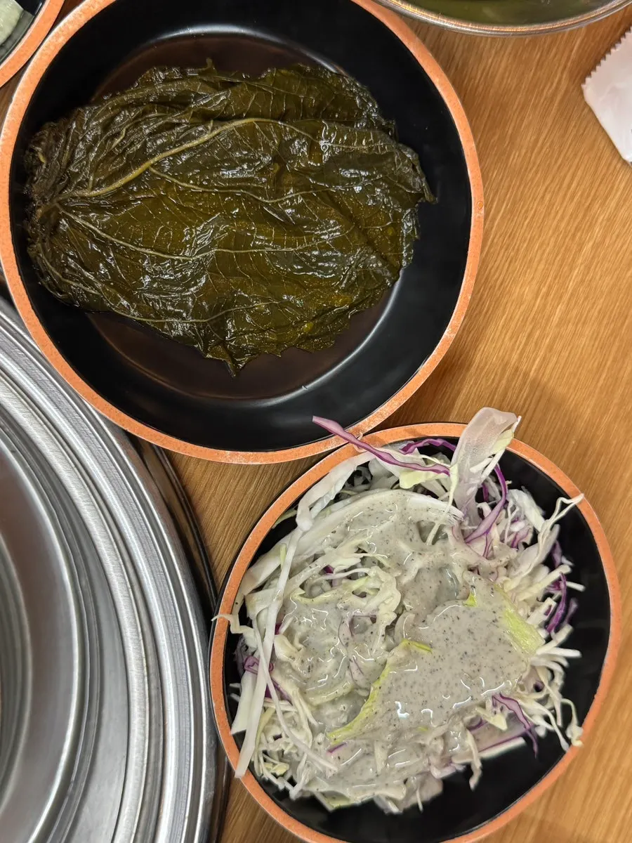 담백한 번데기 등 기본 반찬