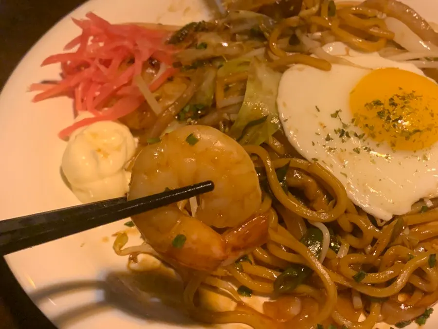 Yakisoba topped with bonito flakes