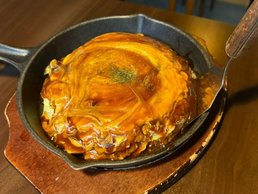 철판에 올려진 구사 오코노미야끼