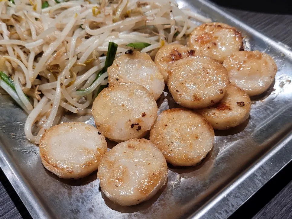 철판에 구워진 관자 추가 150g