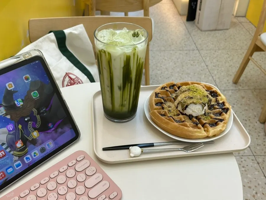잘 섞어 마신 1L 말차라떼