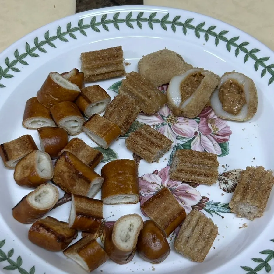 로투스로쉐크림떡을 포함한 간식