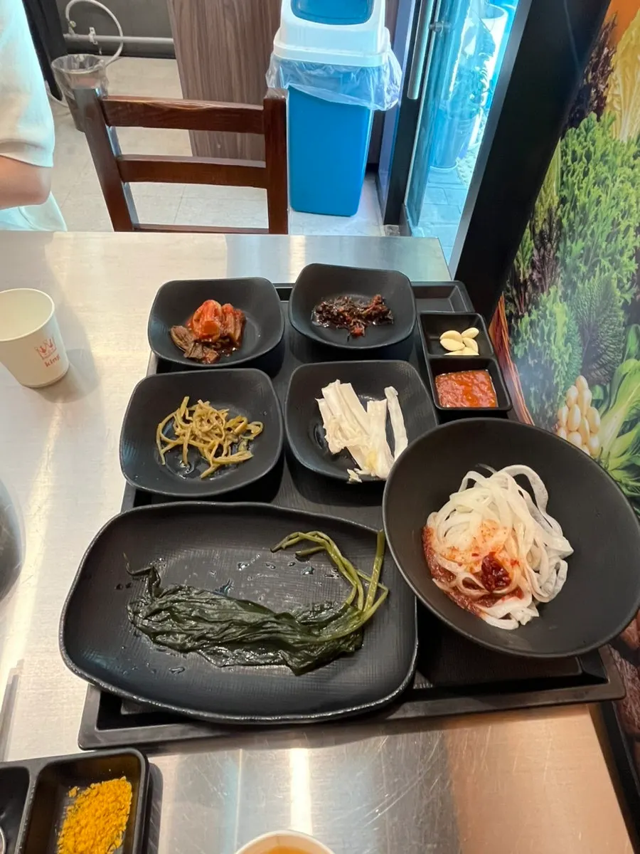 다양한 쌈채소와 고기 조합