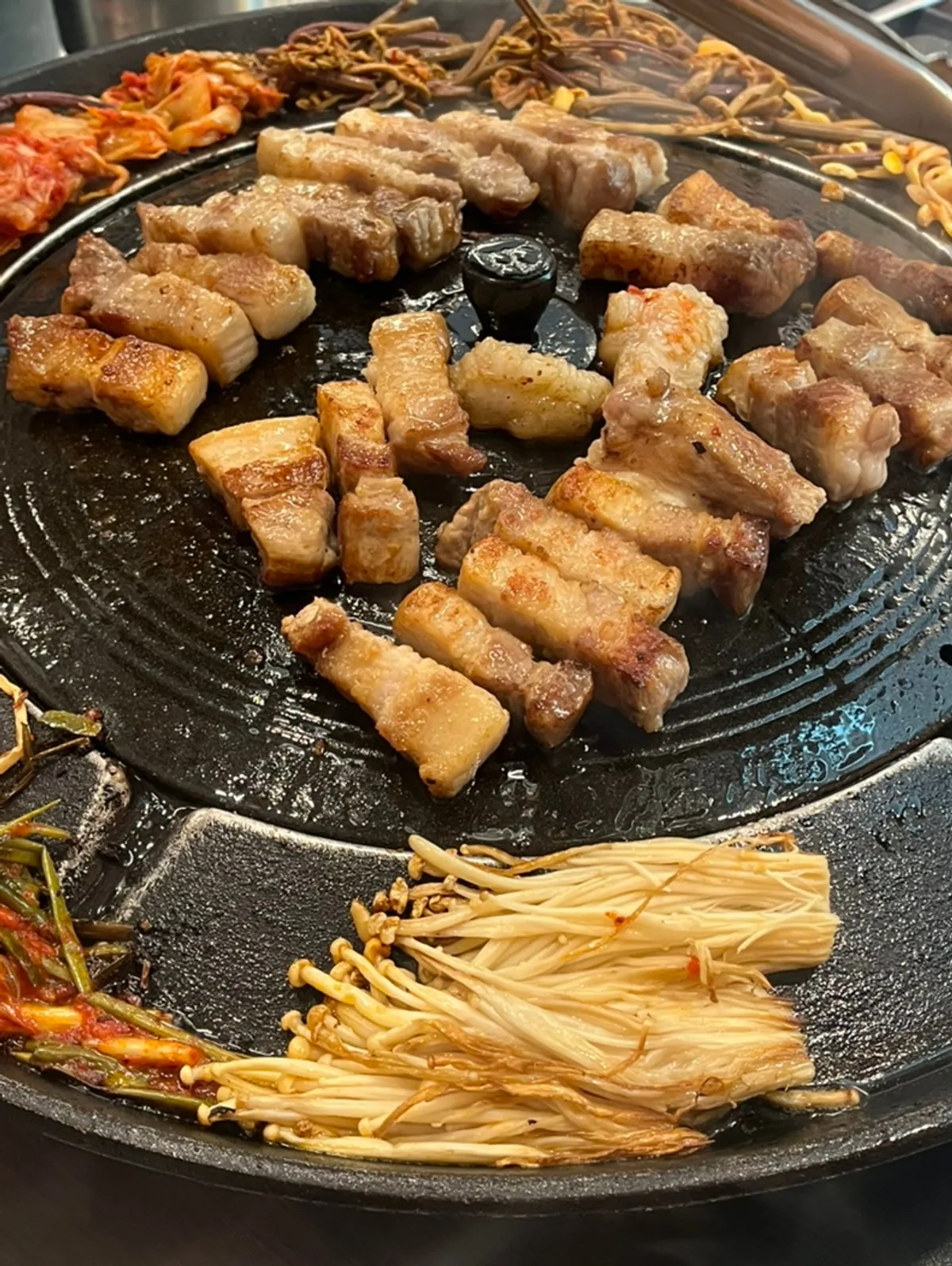 두툼한 삼겹살 3인분