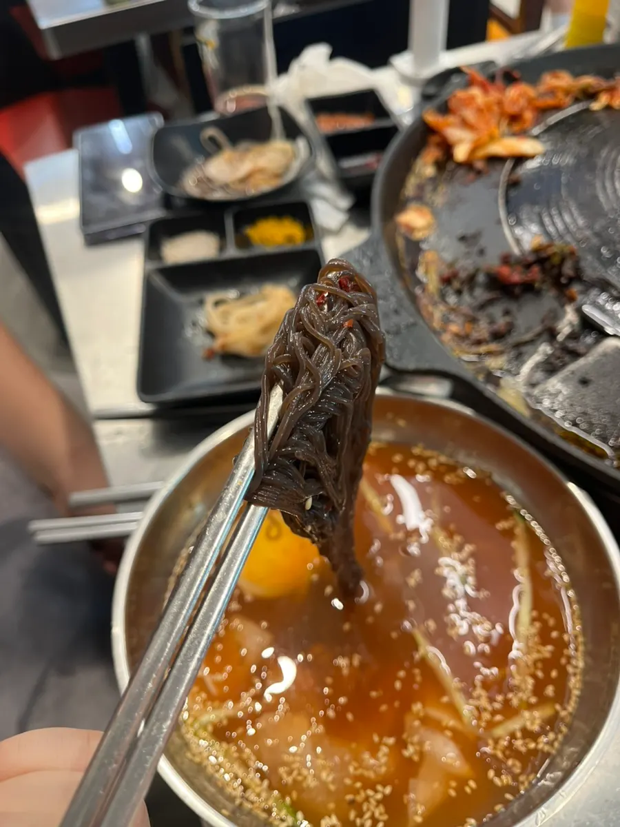 식사 마무리로 주문한 물냉면