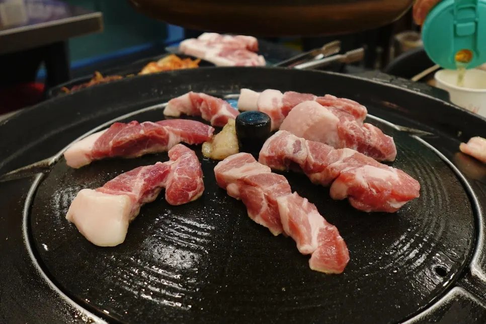 Thick-cut pork jowl