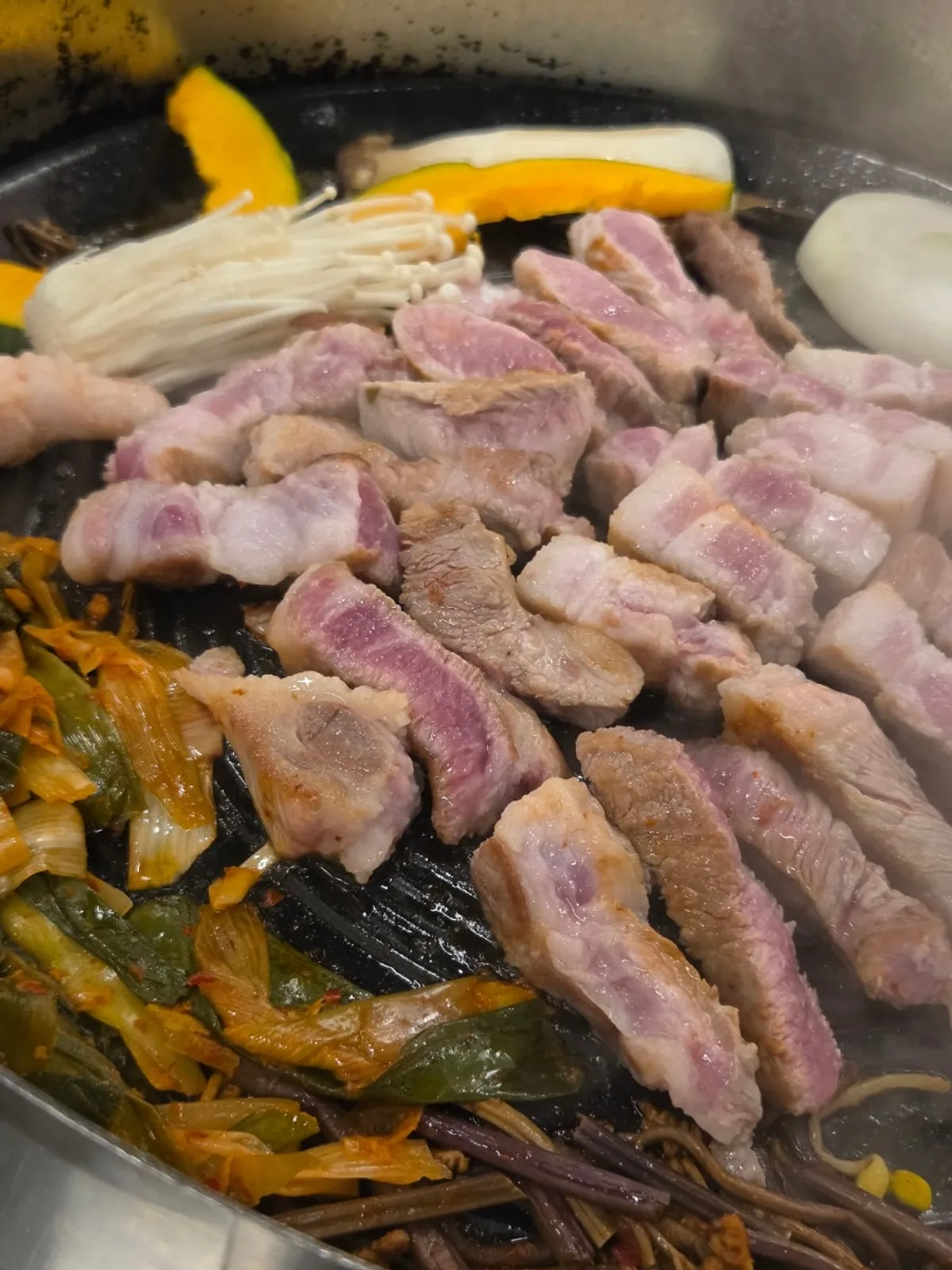 Staff-grilled pork half-plate set
