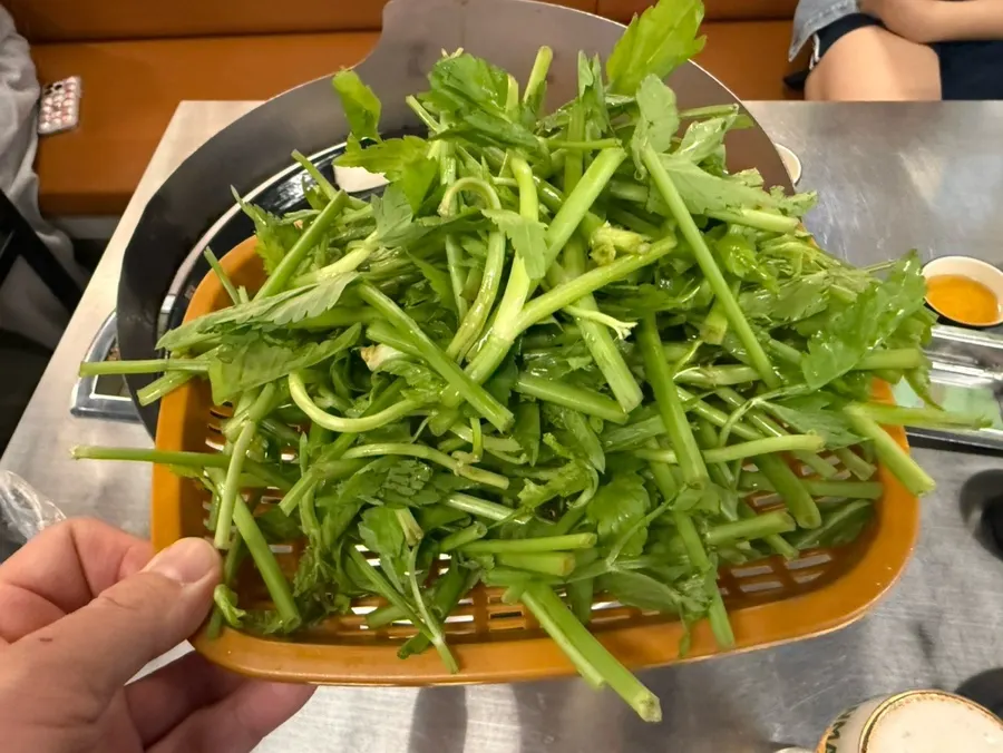 Enoki mushrooms and zucchini grilled with meat