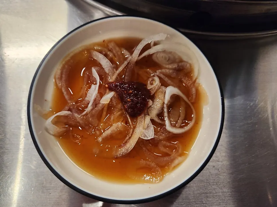 Basic side dishes: pickled radish, salt, pepper, garlic, and pickled onions
