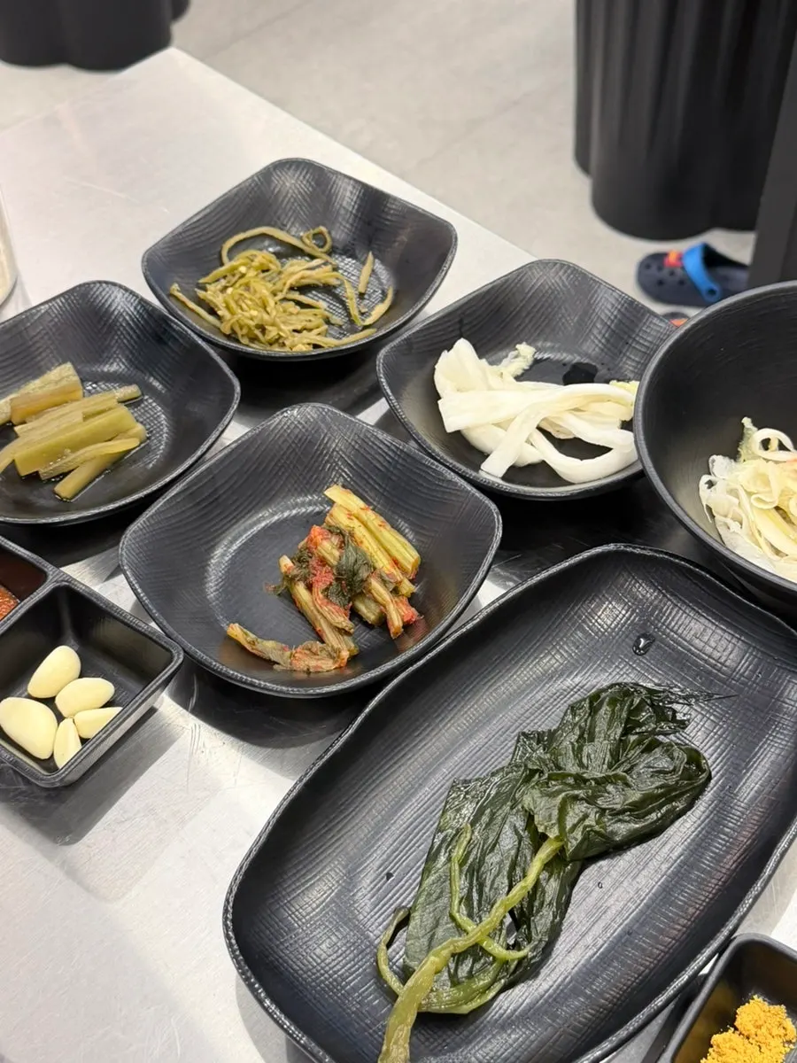 고기집 앞치마와 좌석 수납 공간
