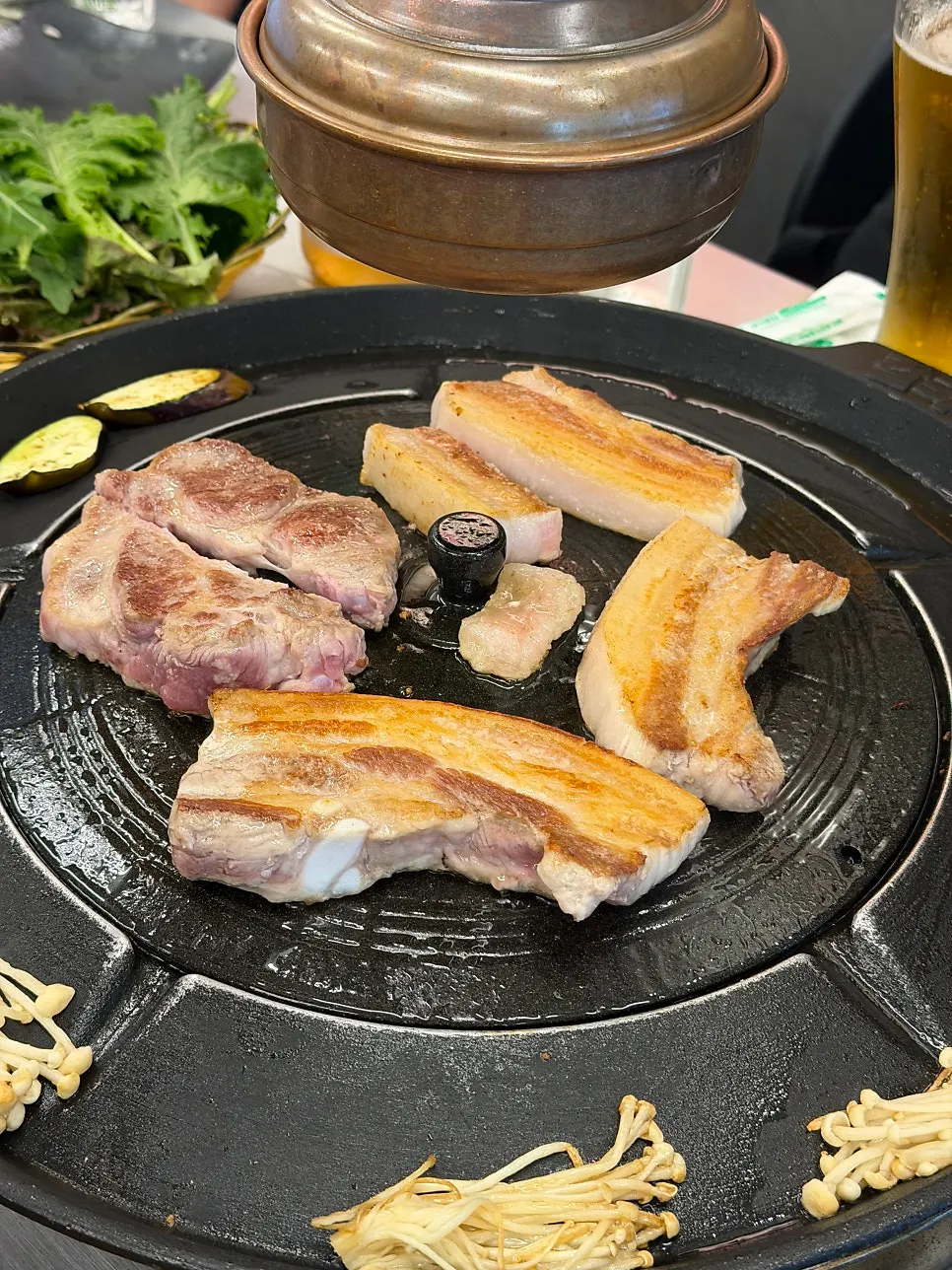 삼겹살 2인분과 목살 1인분 생고기